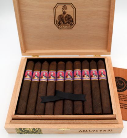 Foundation Aksum Maduro 6x52