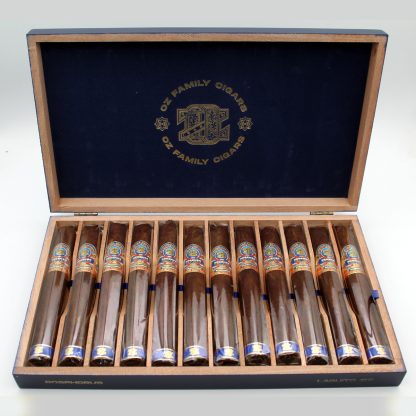 Ozgener Laguito No. 6 (+ 4 FREE CIGARS)