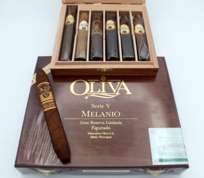 Oliva Serie V Melanio Figurado (WITH FREE CIGARS!)