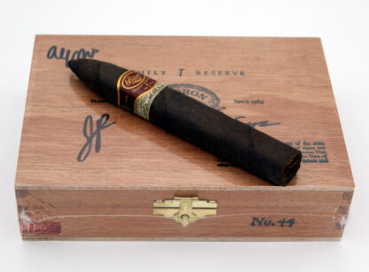 Padron Family Reserve No. 44 Maduro